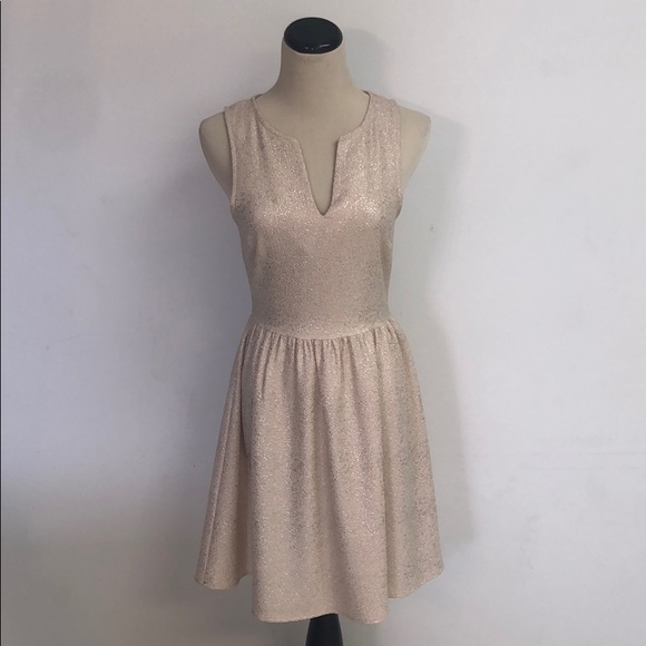 Gianni Bini Dresses & Skirts - ⭐️ Gianni Bini Cream and Gold Dress ⭐️